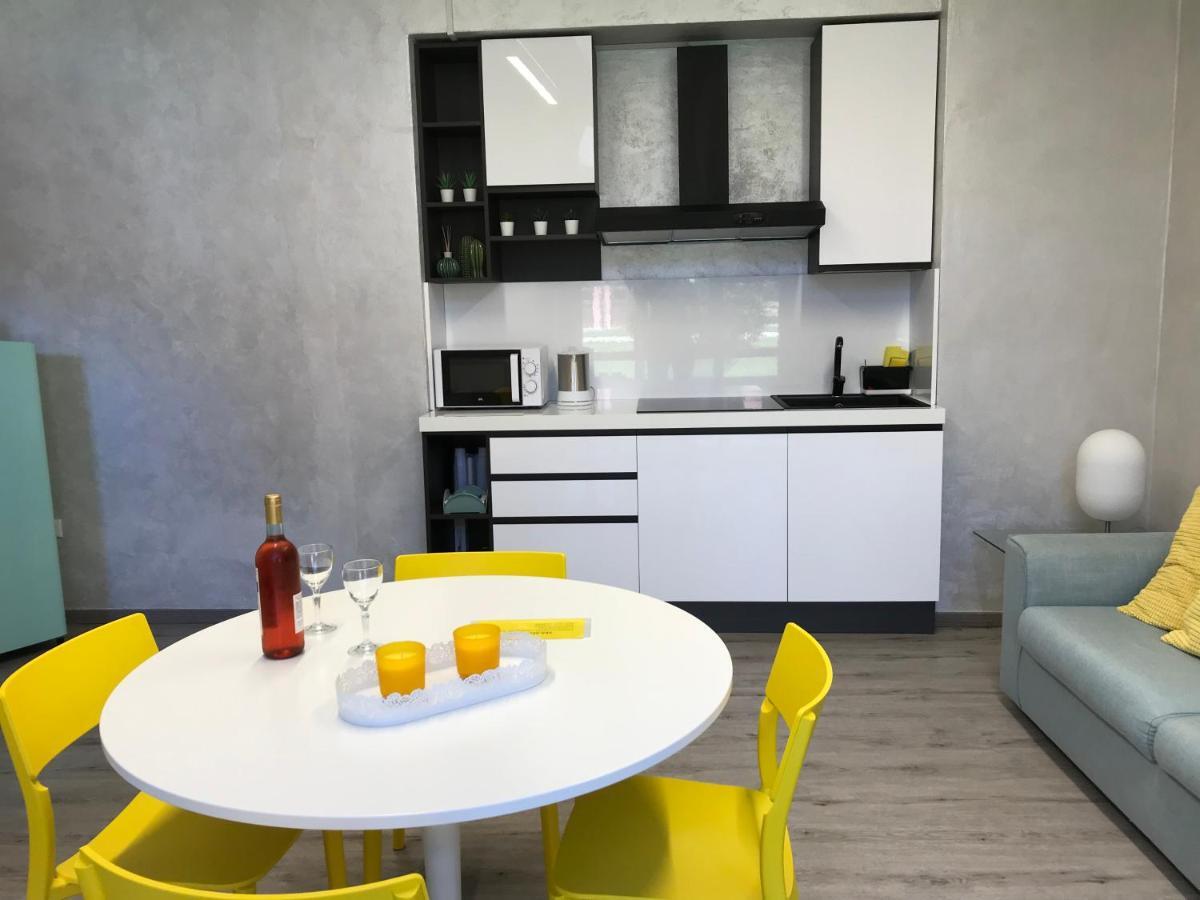 Vea Apartment Padenghe sul Garda Exteriör bild