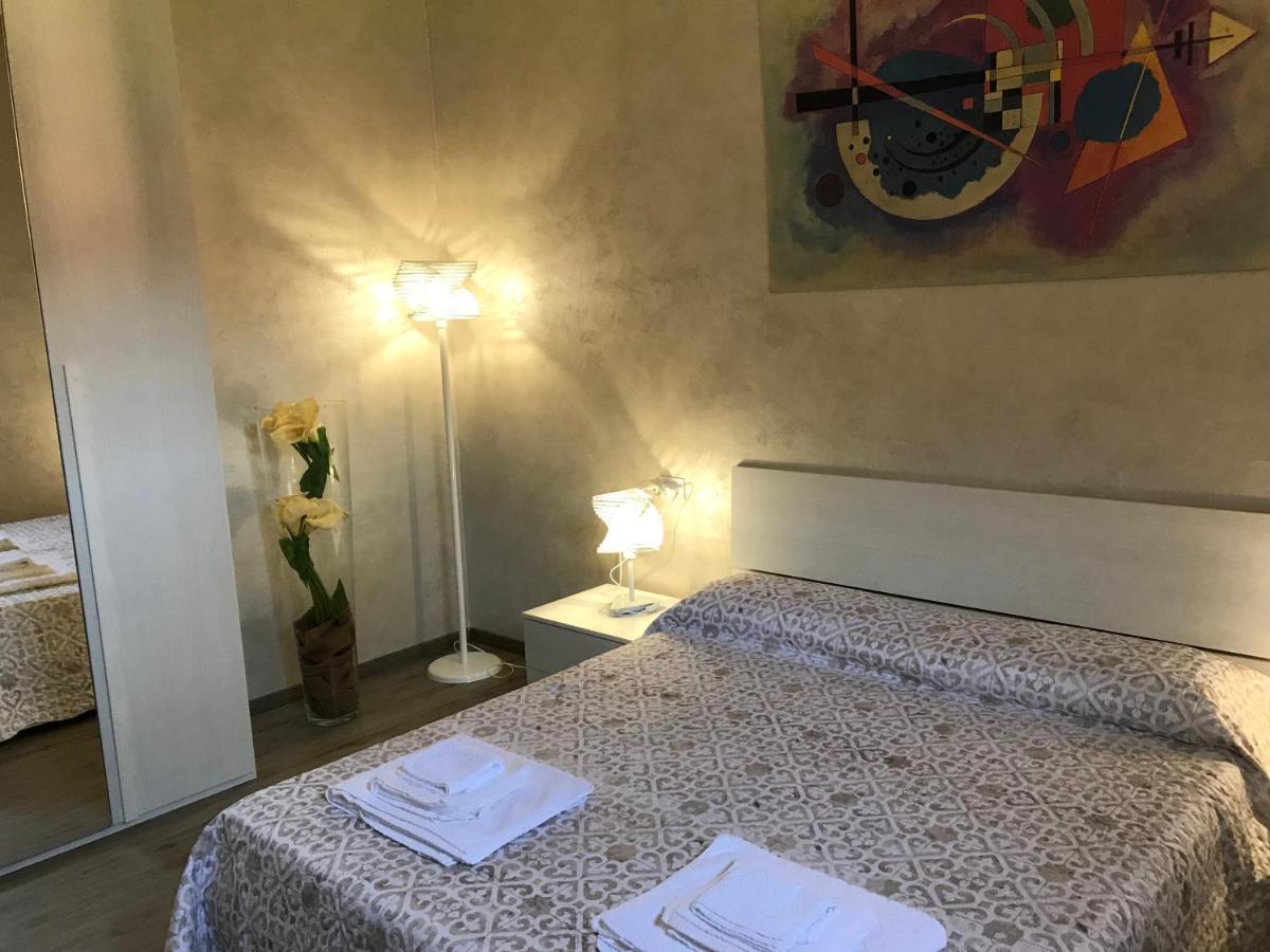 Vea Apartment Padenghe sul Garda Exteriör bild